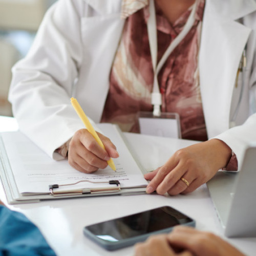 Cât plătești CASS dacă vrei să iei în întreținere persoane fără venituri. Pentru ce perioadă este valabilă coasigurarea