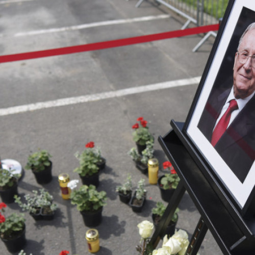 Protest anunțat joi în București faţă de decretarea doliului național în memoria fostului președinte Ion Iliescu