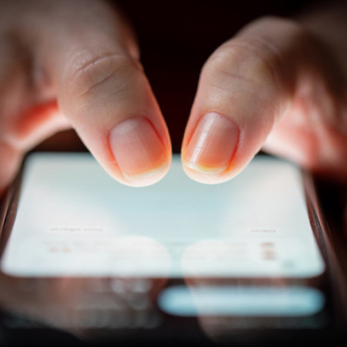 Un bărbat a fost reţinut în Buzău pentru că i-ar fi furat unui ospătar telefonul pentru preluarea comenzilor