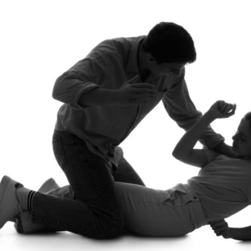 Agenţia pentru Egalitatea de Şanse între Femei şi Bărbaţi susţine necesitatea incriminării femicidului în legislaţia penală