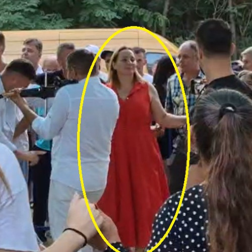 VIDEO. „Regele” Salam a cântat sub un șopron la serbarea câmpenească de la Logrești! Primărița Adela a făcut furori la party, în horă, pe melodii gorjenești! Nota de plată: 59.000 de lei!