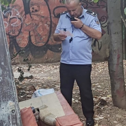 O bucureșteancă a aruncat din greșeală un document la gunoi. Polițiștii l-au găsit și au dat amenzi de 8.000 de lei
