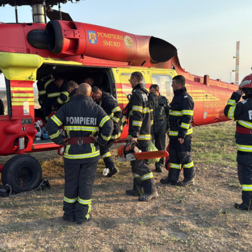 Video&Foto Pompierii încă se luptă să stingă incendiul de vegetație din Tulcea. Au apărut noi focare și intervin trei elicoptere Black Hawk