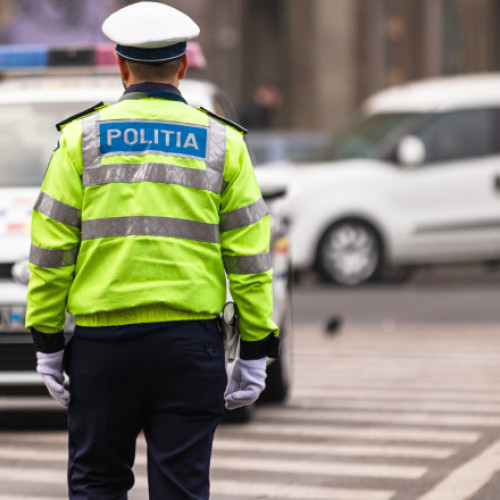 Băiat de zece ani, prins de poliţişti la volanul unui autoturism, în Afumați. Tatăl copilului era în dreapta