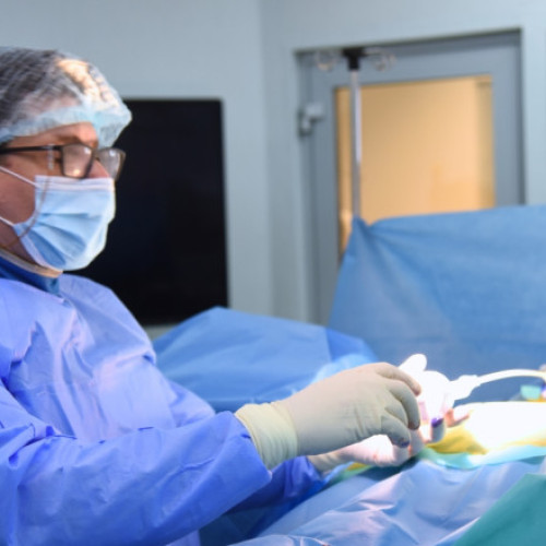 Cum a fost tratat un bărbat pentru hernie de disc recidivată