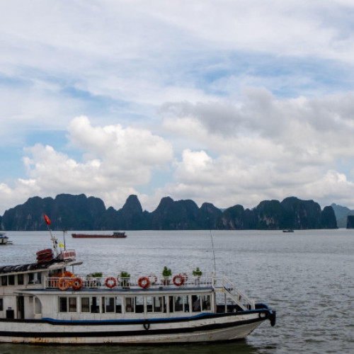 Românii și cetățeni din alte 11 țări ale UE pot călători în Vietnam fără vize. Care sunt condițiile