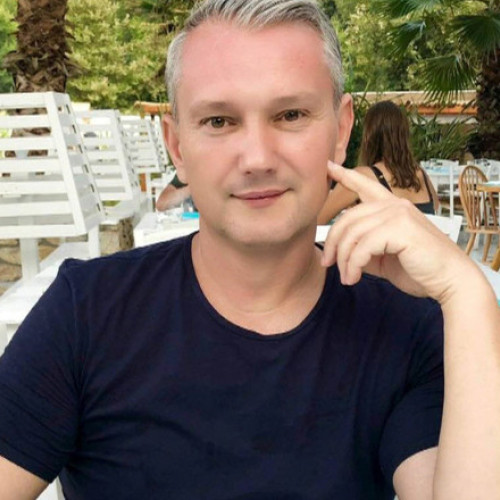 Video Milionar condamnat pentru că ar fi vrut să-și ucidă soția, eliberat din închisoare după 3 zile. El a fost apărat de ministrul Justiției