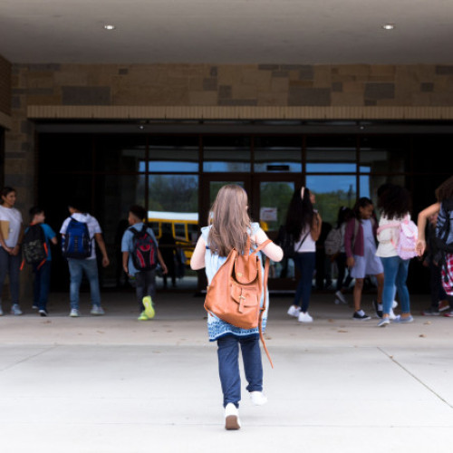 Când începe școala în septembrie 2025. Data oficială la care elevii se întorc în bănci pentru primul modul de cursuri