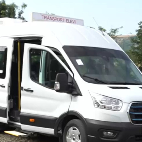 Afacerea microbuzelor școlare la suprapreț. Cum justifică autoritățile locale diferențele de zeci de mii de euro între județe