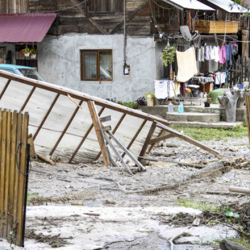 Raed Arafat a explicat cum sunt acordate despăgubirile pentru oamenii afectați de inundaţiile din Suceava şi Neamţ. Ce sume vor primi