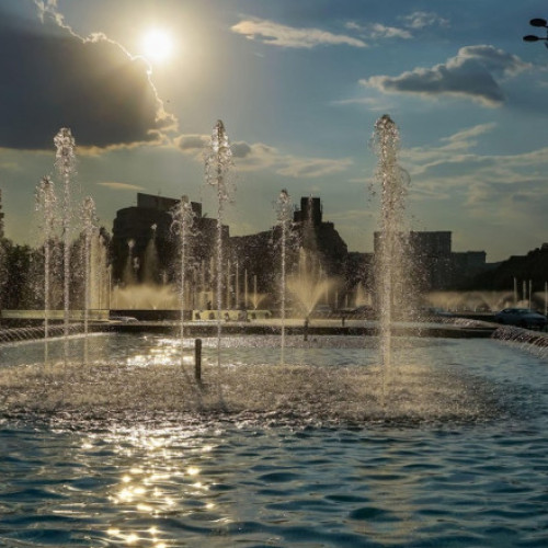 Cum va fi vremea în București în acest weekend prelungit. Noi avertizări meteorologice