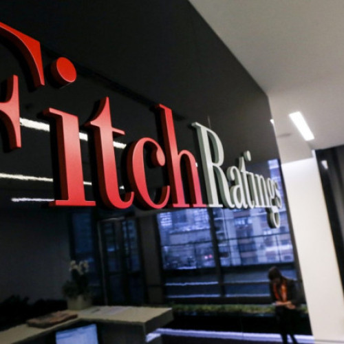 Fitch menţine ratingul suveran al României la „BBB minus”, cu perspectivă negativă