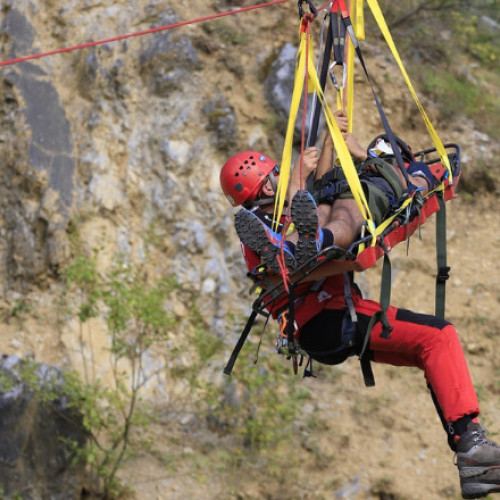 Video Avertisment de la Salvamont: crește numărul apelurilor de la turişti cu simptome de infarct. Recomandări pentru drumeţiile pe caniculă