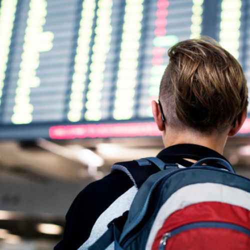 Video Noi reguli de călătorie cu minorii. Ce trebuie să știe însoțitorii copiilor