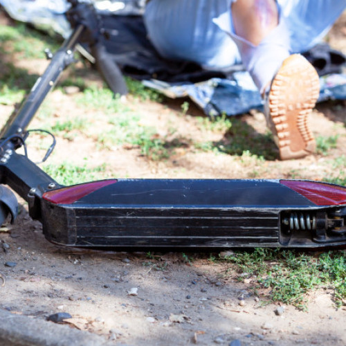 Video Mărturia mamei unui băiat rănit într-un accident când circula cu o trotinetă electrică: E un risc foarte mare. Era să-l pierd