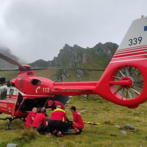 Fetiță de 9 ani, găsită rănită și inconștientă la Bâlea Lac. A fost preluată de urgență cu un elicopter SMURD