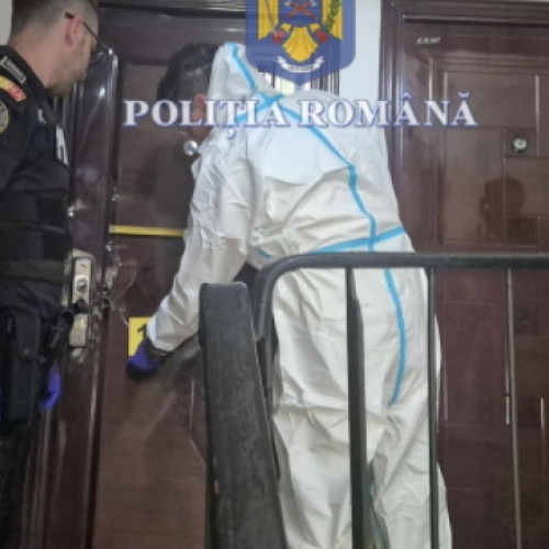 O femeie de 44 ani, înjunghiată mortal de soțul ei, în Craiova, în fața fetiței lor. Bărbatul a murit, apoi, după ce a sărit de la etaj