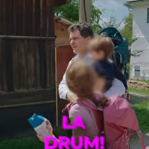 Noi imagini cu vizita la Roşia Montană, publicate de Nicuşor Dan. Preşedintele şi familia au vizitat galeria antică