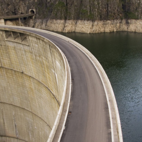 Ministrul Mediului, despre fake-news-urile distribuite pe TikTok privind golirea Lacului Vidraru: Suntem într-un război hibrid