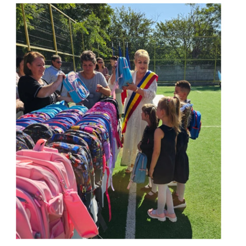 primăria comunei grădina oferă rechizite elevilor la început de an școlar