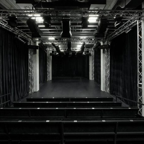 teatrul mic dă startul vânzărilor pentru bilete la spectacolele din toamnă