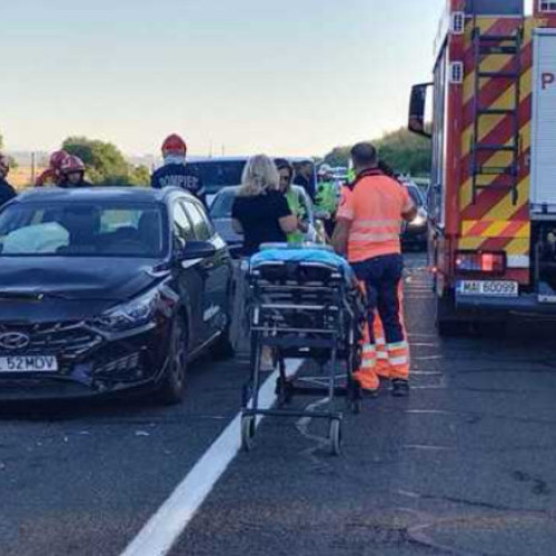 accident rutier între șase mașini pe digul Dunării, două persoane rănite