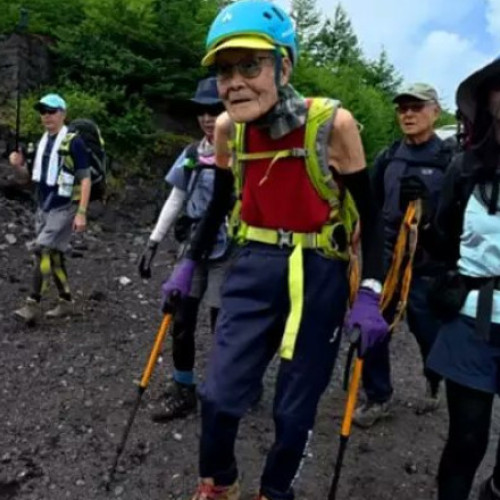 un japonez de 102 ani a devenit cel mai în vârstă persoană ce a ajuns pe vârful Muntelui Fuji