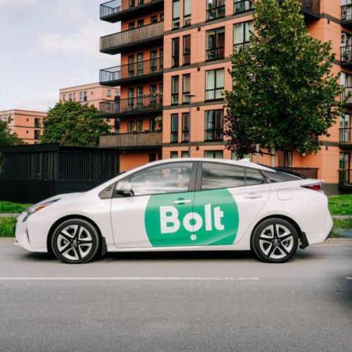 Bolt lansează serviciul de transport premium în orașele Iași, Craiova și Galați