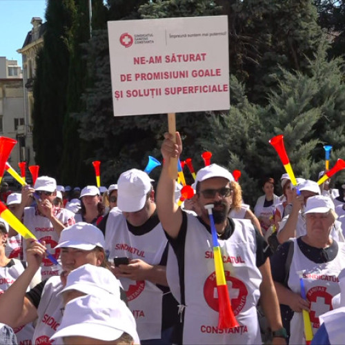 Protest masiv lângă Prefectura din Constanța pentru revendicări din domeniile sănătății, învățământului și portuar