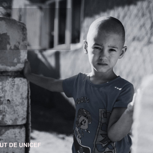 oameni care aleg să ajute copiii în momente grele