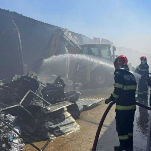 Monitorizare continuă a calității aerului după incendiu la centrul comercial Dragonul Roșu