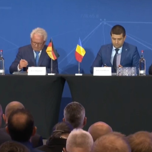 românia va construi o fabrică de pulberi pentru muniție în parteneriat cu Rheinmetall, cel mai mare producător european de armament, anunță Ministerul Educației, Digitalizării, Antreprenoriatului și Turismului (MEDAT). Investiția, în valoare de 535 de milioane de euro, va începe în 2026 și va dura trei ani, urmând să creeze peste 700 de locuri de muncă directe în zona orașului Victoria, județul Brașov.