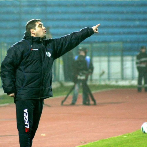 Petrolul Ploiești s-a calificat în ultima clipă în finala Cupei României, după victoria cu 2-1 împotriva Politehnicii Iași, după prelungiri. Antrenorul echipei, Liviu Ciobotariu, a declarat că echipa sa a făcut eforturi mari pentru această calificare, mai ales după rezultate mai puțin bune în ultimele partide.