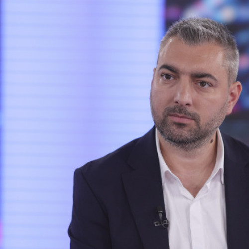 Sebastian Popescu, fost candidat la alegerile prezidențiale din 2025, s-a prezentat joi la poliție pentru a fi plasat sub control judiciar. El este acuzat de corupere sexuală a minorilor și a declarat că dorește ca dosarul să fie clarificat „din punct de vedere legal, nu mediatic”.