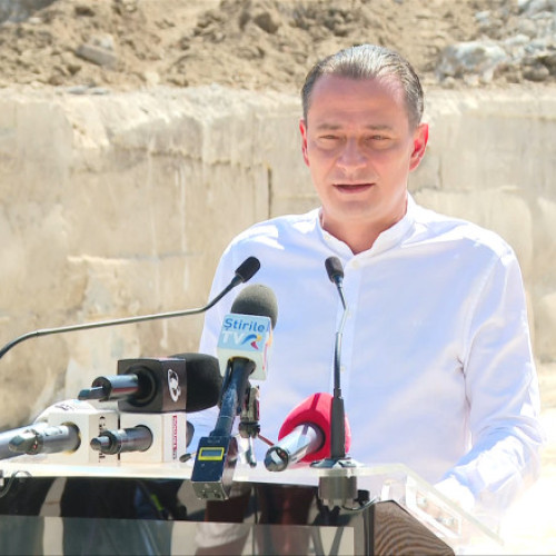 Daniel Băluță, primarul Sectorului 4 și favorit în sondaje pentru cursa către Primăria Capitalei, a declarat că își dorește ca toate partidele din coaliție să susțină împreună un candidat comun la alegeri. Acesta a amintit liberalilor că PSD a avut parte de sprijinul lor la alegerile prezidențiale și a subliniat că acum „este rândul lor să sprijine un candidat comun.”