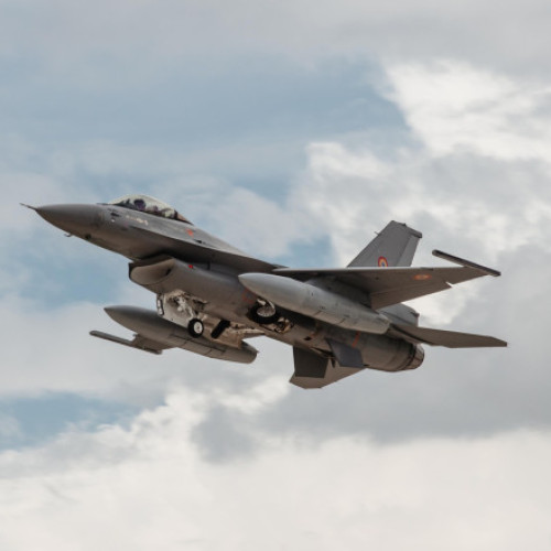 Trei aeronave F-16 achiziționate din Norvegia au ajuns în România