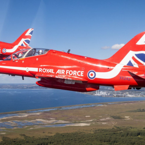 Anulare a spectacolelor echipei acrobatice Red Arrows în Polonia și România după accident fatal al unui F-16 polonez