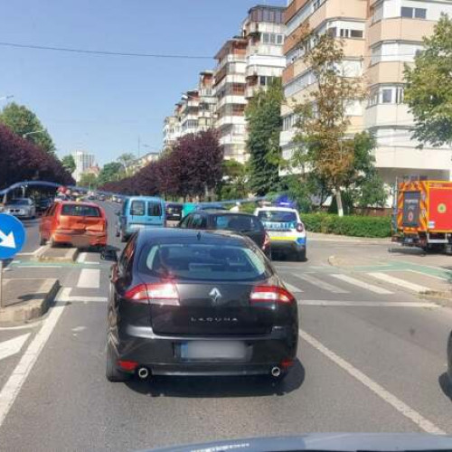 Accident în Timișoara: o femeie a fost rănită după coliziune pe strada Corneliu Coposu