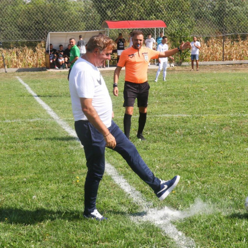 FOTO Gheorghe Hagi, vizită emoționantă în satul natal Săcele: astăzi am revenit în locul unde a început totul