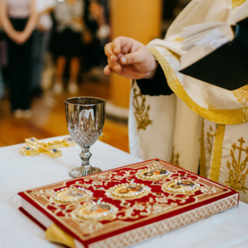 Septembrie plin de sărbători ortodoxe: Nașterea Maicii Domnului și Înălțarea Sfintei Cruci