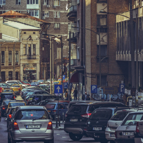 Calcule Digi24. Cu cât cresc impozitele pentru locuințe și mașini în 2026. Categoria auto pentru care șoferii vor plăti mai puțin