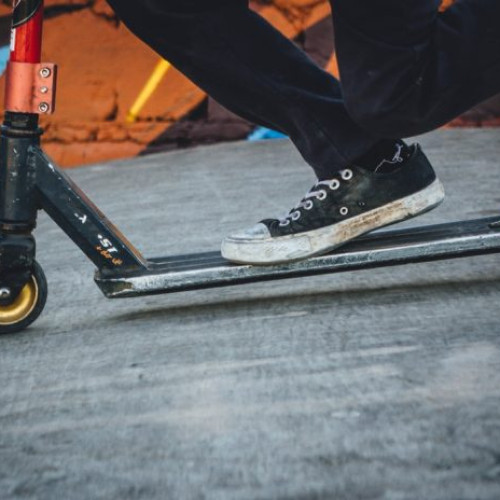 Tânăr de 22 de ani cercetat pentru ucidere din culpă după accident cu trotineta în sectorul 2