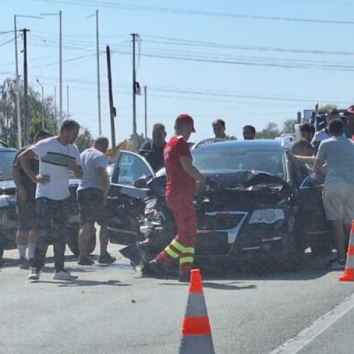 Accident rutier în Olt, pe drumul național 65, lângă Slătioara, cu două persoane rănite