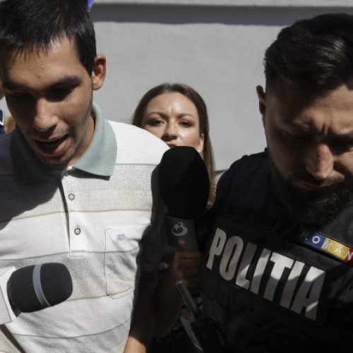 Tânărul de 20 de ani acuzat de loviri și promovare de simboluri fasciste, după atacul asupra unui livrator în București