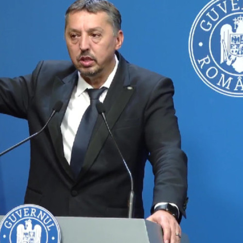 Educația în fața startului anului: ministrul Daniel David spune că elevii vor fi primiți în școli