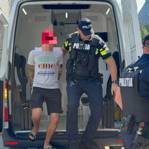 Trei tineri reţinuţi după încăierare pe terasa unui bar din Flămânzi