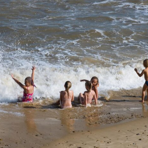 Tabără la mare pentru 100 de copii din programele CONCORDIA