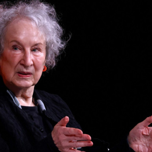 Atwood reacționează la decizia Alberta privind cărțile din biblioteci