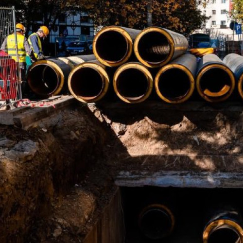 Opt din zece blocuri din Capitală ar putea avea probleme la iarnă, cu apa caldă şi încălzirea