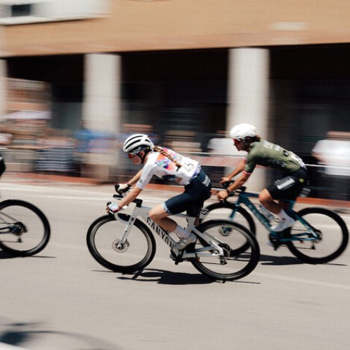 Echipa Israel-Premier Tech continuă Turul Spaniei în ciuda protestelor din Bilbao